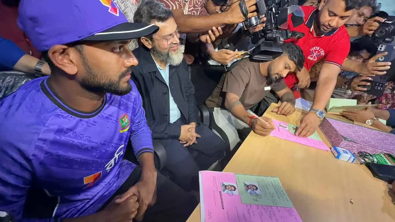 রূপগঞ্জে যোগ দিয়েই শিরোপার স্বপ্ন দেখালেন লিটন-মিরাজ