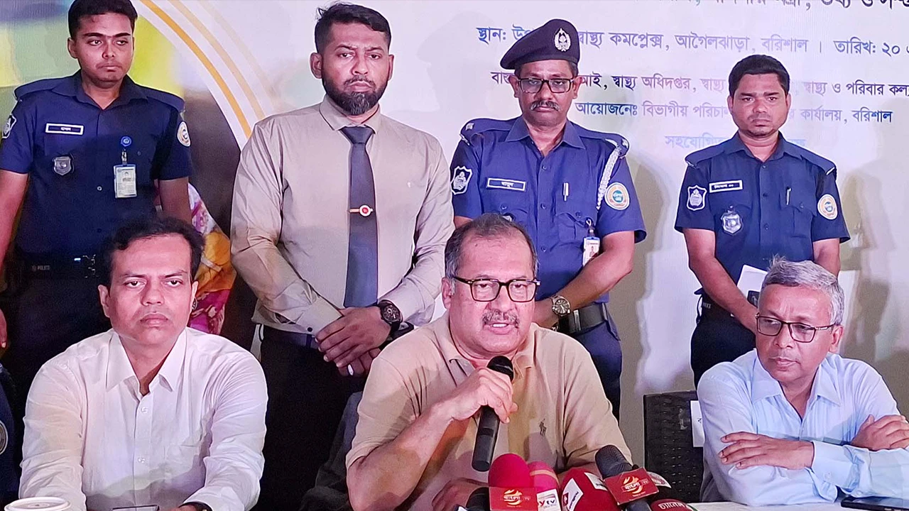 জ্বালানি সংকটের জন্য বিগত স্বৈরাচারী সরকার দায়ী: তথ্যমন্ত্রী