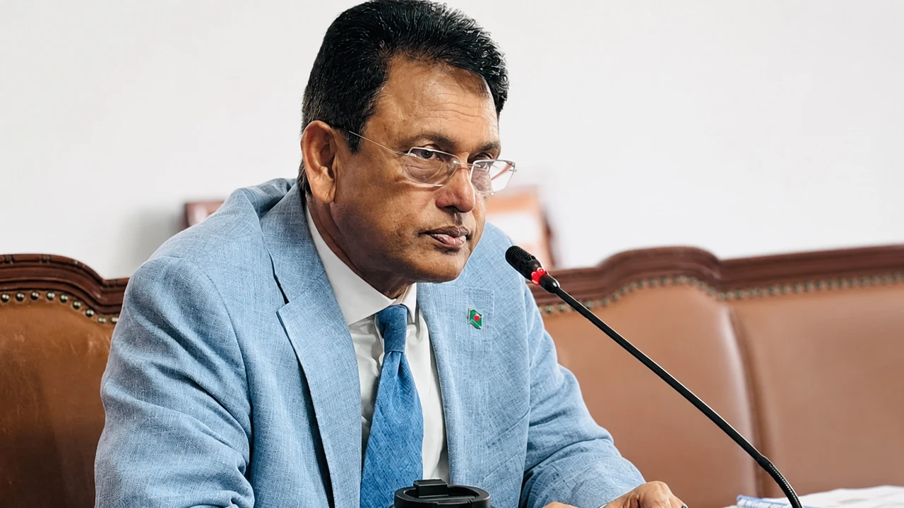 শিক্ষকদের জন্য স্বতন্ত্র পে-স্কেলের কথা ভাবছে সরকার