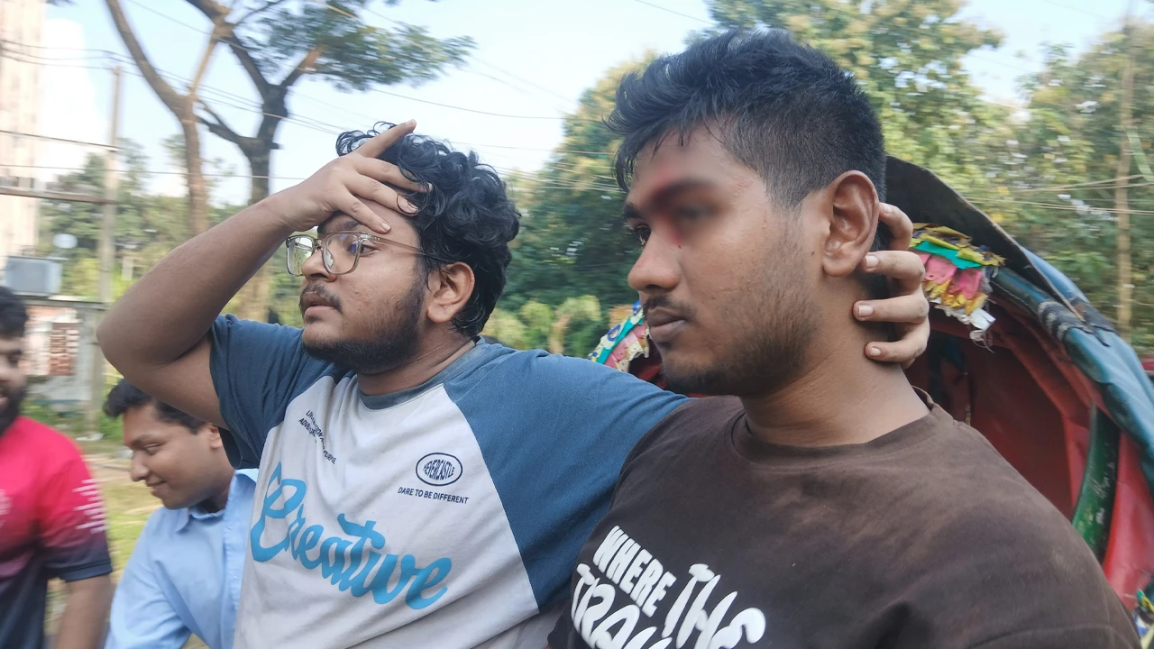 জাবির দুই হলের শিক্ষার্থীদের মধ্যে সংঘর্ষ, আহত ২৬