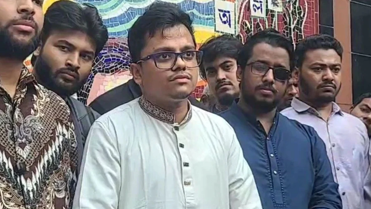 জিন্নাহর ছবি রাখার কারণ জানালেন ডাকসু জিএস