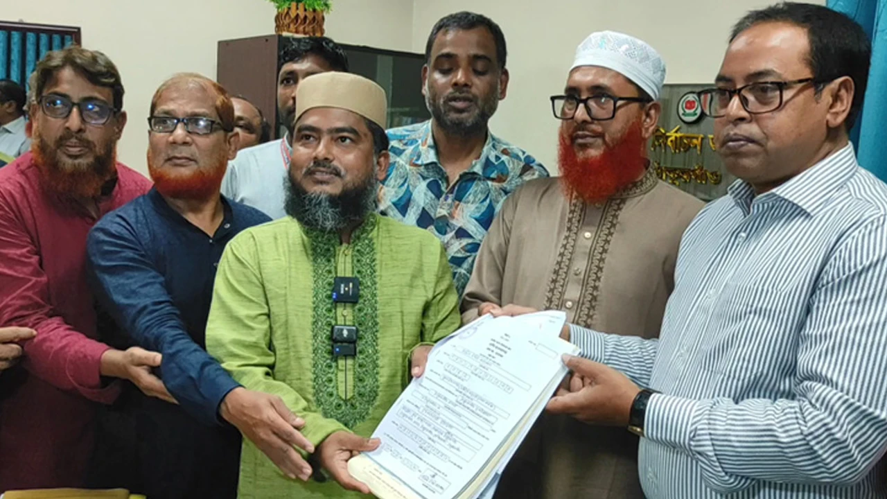ঠাকুরগাঁও-১ আসনের উপনির্বাচনে দেলাওয়ার হোসেনের মনোনয়নপত্র দাখিল