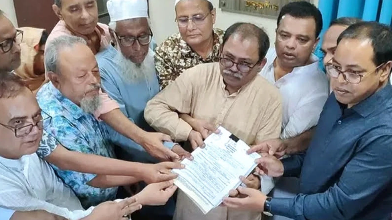 ঠাকুরগাঁও-১ উপ-নির্বাচন: মনোনয়ন জমা দিলেন বিএনপির প্রার্থী মির্জা ফয়সাল