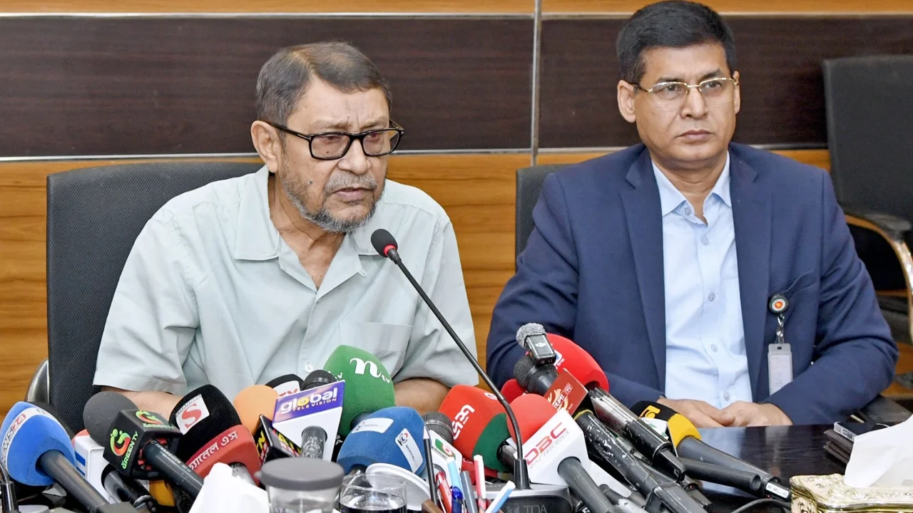 ক্যান্সার চিকিৎসায় যুক্ত হচ্ছে ১৭ নতুন রেডিওথেরাপি মেশিন