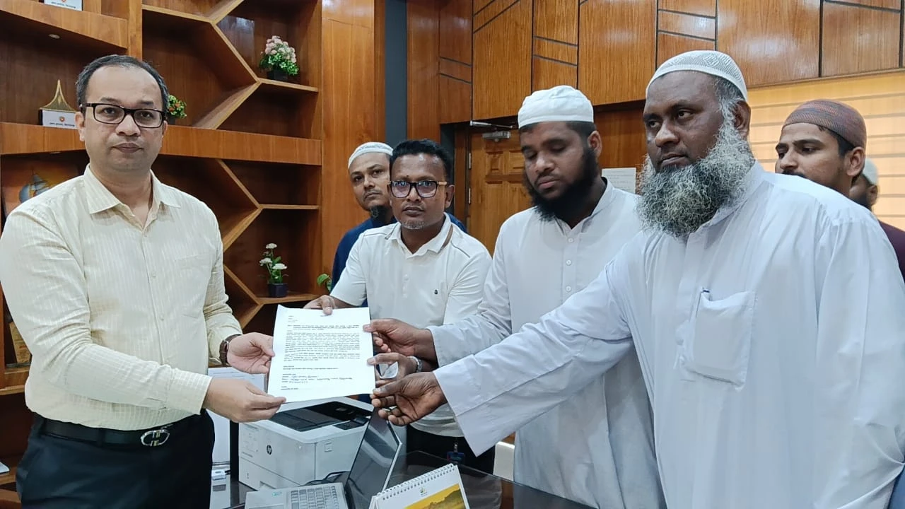 কিশোরগঞ্জে ৩৩ হাজার ভোল্টের বিদ্যুৎ লাইন স্থানান্তরের দাবি
