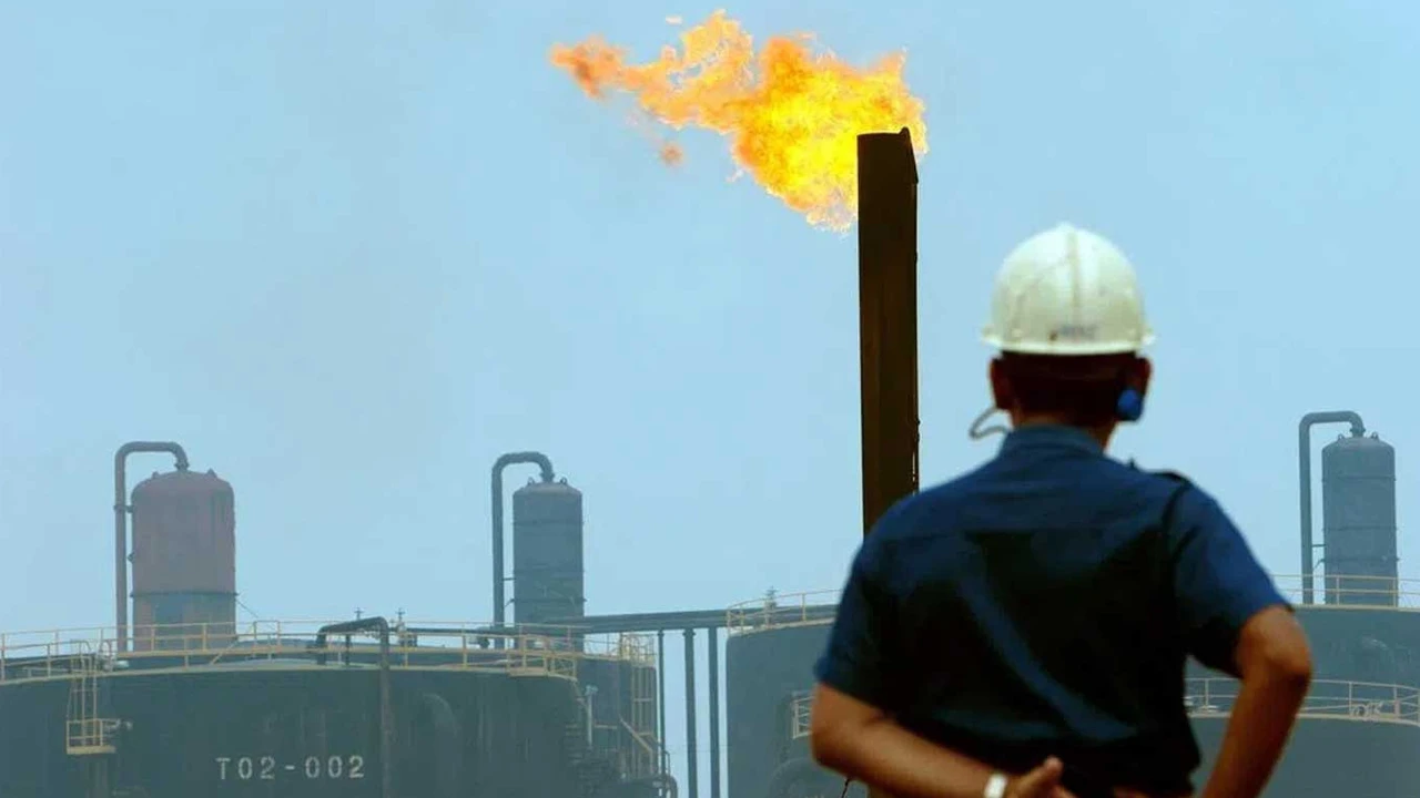 ইন্দোনেশিয়ার উপকূলে বিশাল প্রাকৃতিক গ্যাসক্ষেত্র আবিষ্কার