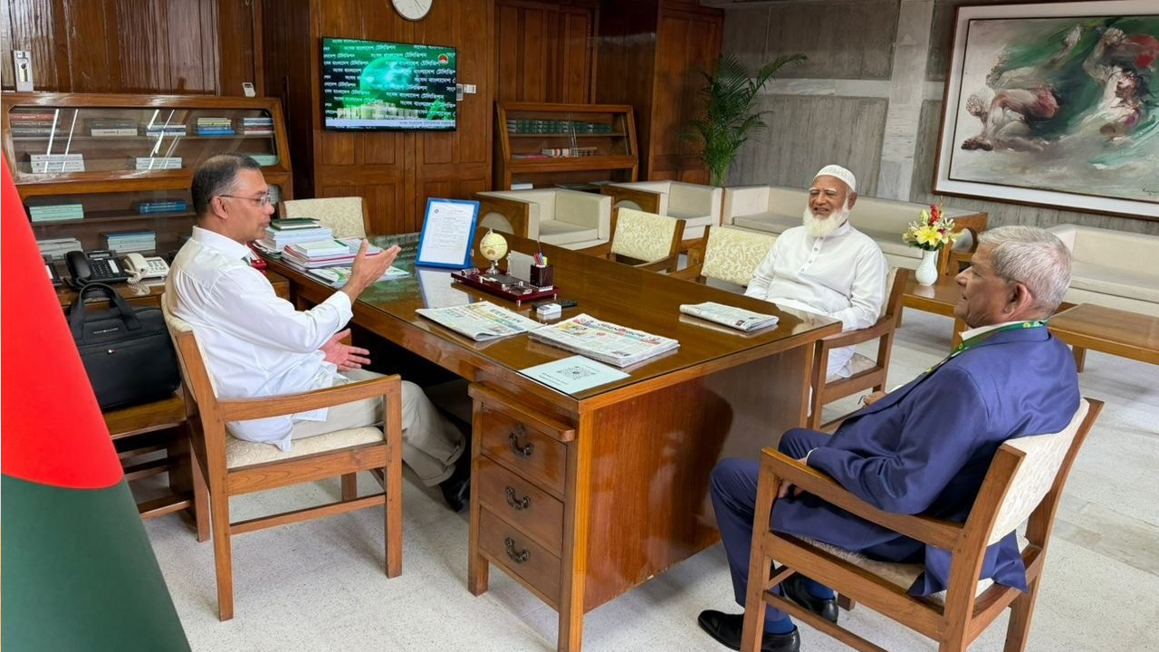 প্রধানমন্ত্রীর সঙ্গে বিরোধীদলীয় নেতার সাক্ষাৎ