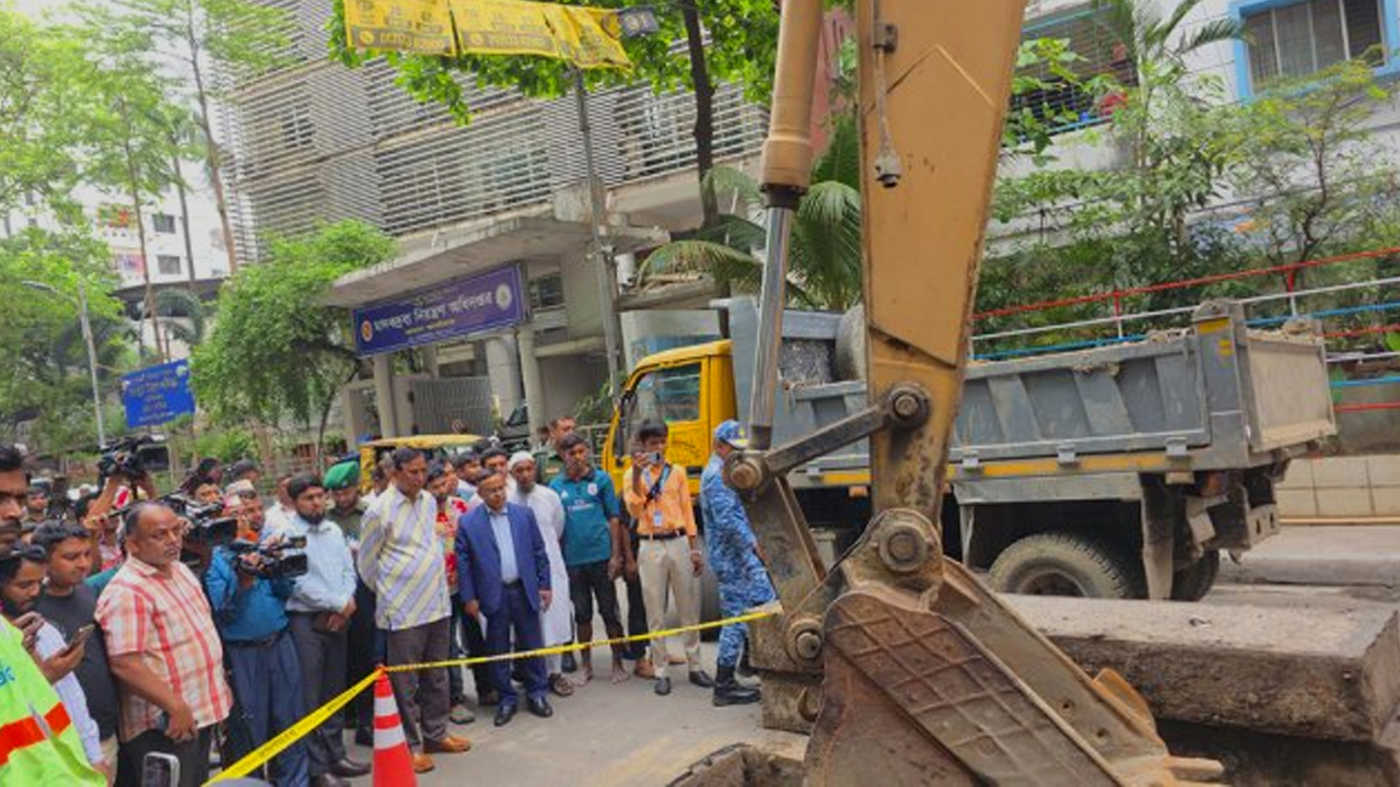 জলাবদ্ধতা নিরসনে ডিএসসিসির মাসব্যাপী কর্মসূচির উদ্বোধন
