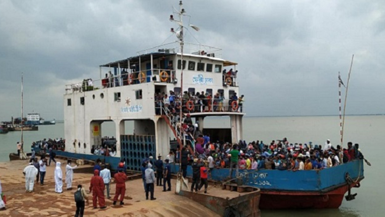 ফেরিতে ওঠার আগে সব যাত্রীকে নামতে হবে, কঠোর নির্দেশ নৌমন্ত্রীর