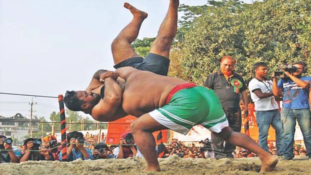 লালদিঘীতে জমছে ঐতিহ্যের মেলা, ২৫ এপ্রিল বলীখেলা