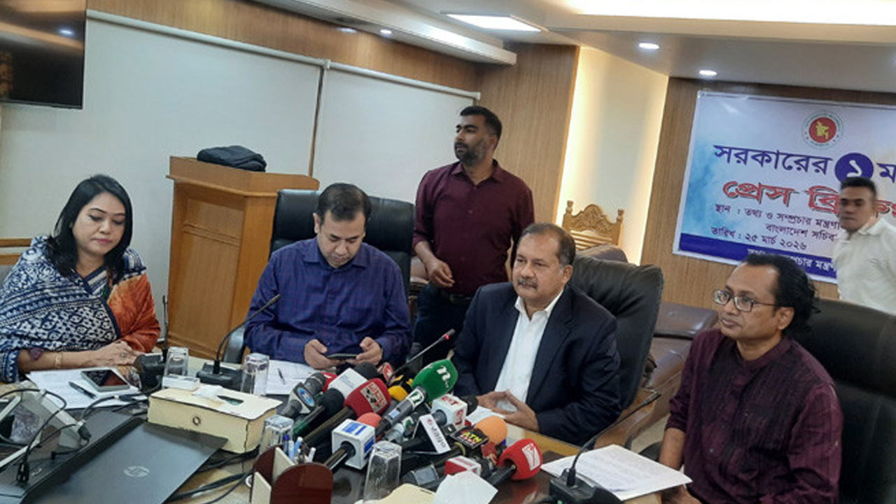 দেশে এই মুহূর্তে কোনো জ্বালানি সংকট নেই: তথ্যমন্ত্রী