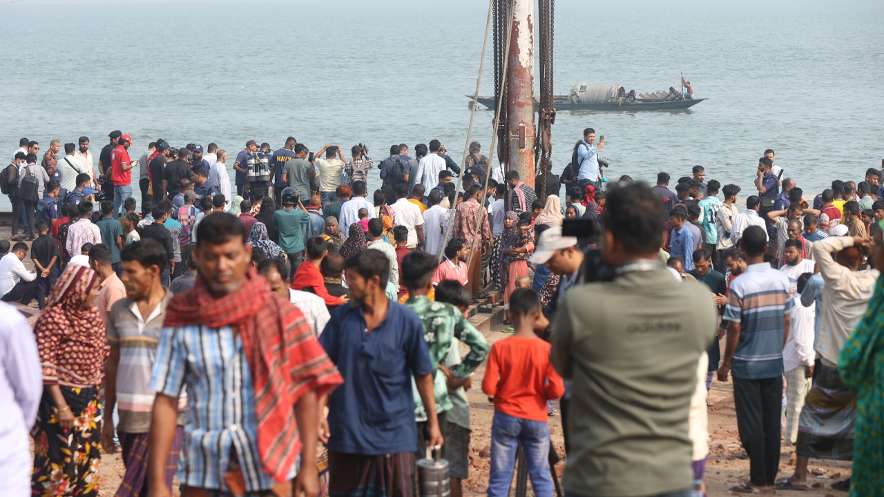 পদ্মায় বাসডুবি: ৬ সদস্যের তদন্ত কমিটি গঠন