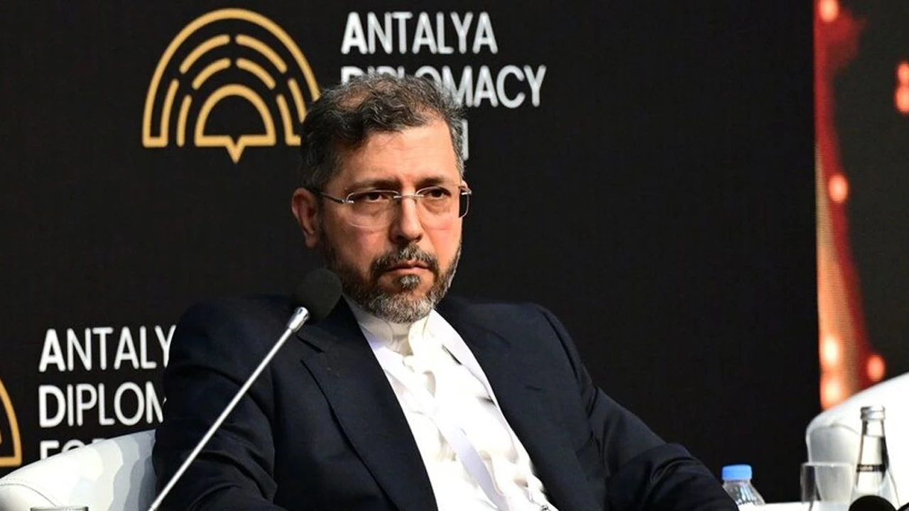 ‘অস্থায়ী যুদ্ধবিরতি নয়, পুরো অঞ্চলে যুদ্ধের অবসান চায় ইরান’