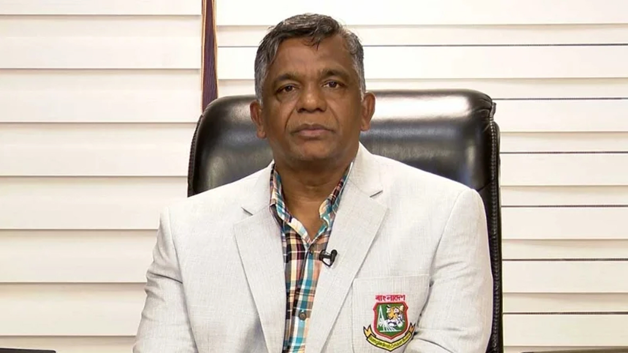 অবশেষে দেশে ফিরেছেন বিসিবি সভাপতি আমিনুল