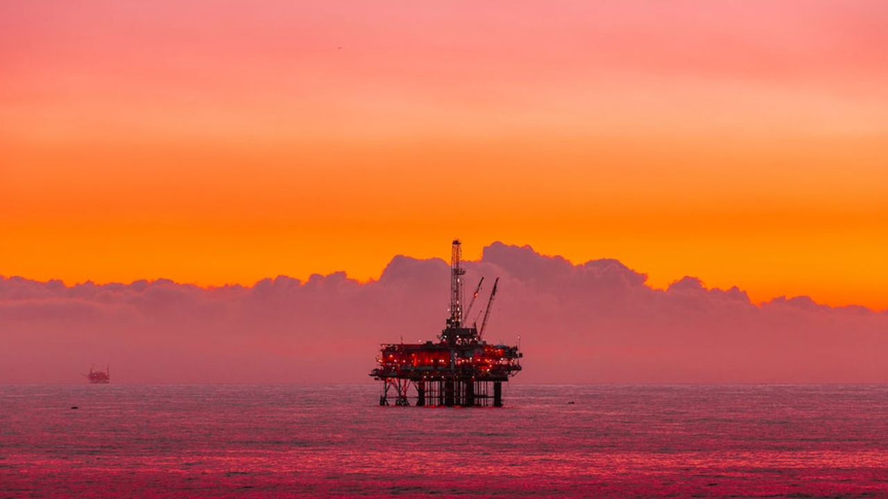 ব্যারেলপ্রতি ২০০ ডলার ছুঁতে পারে তেলের দাম, সতর্কতা