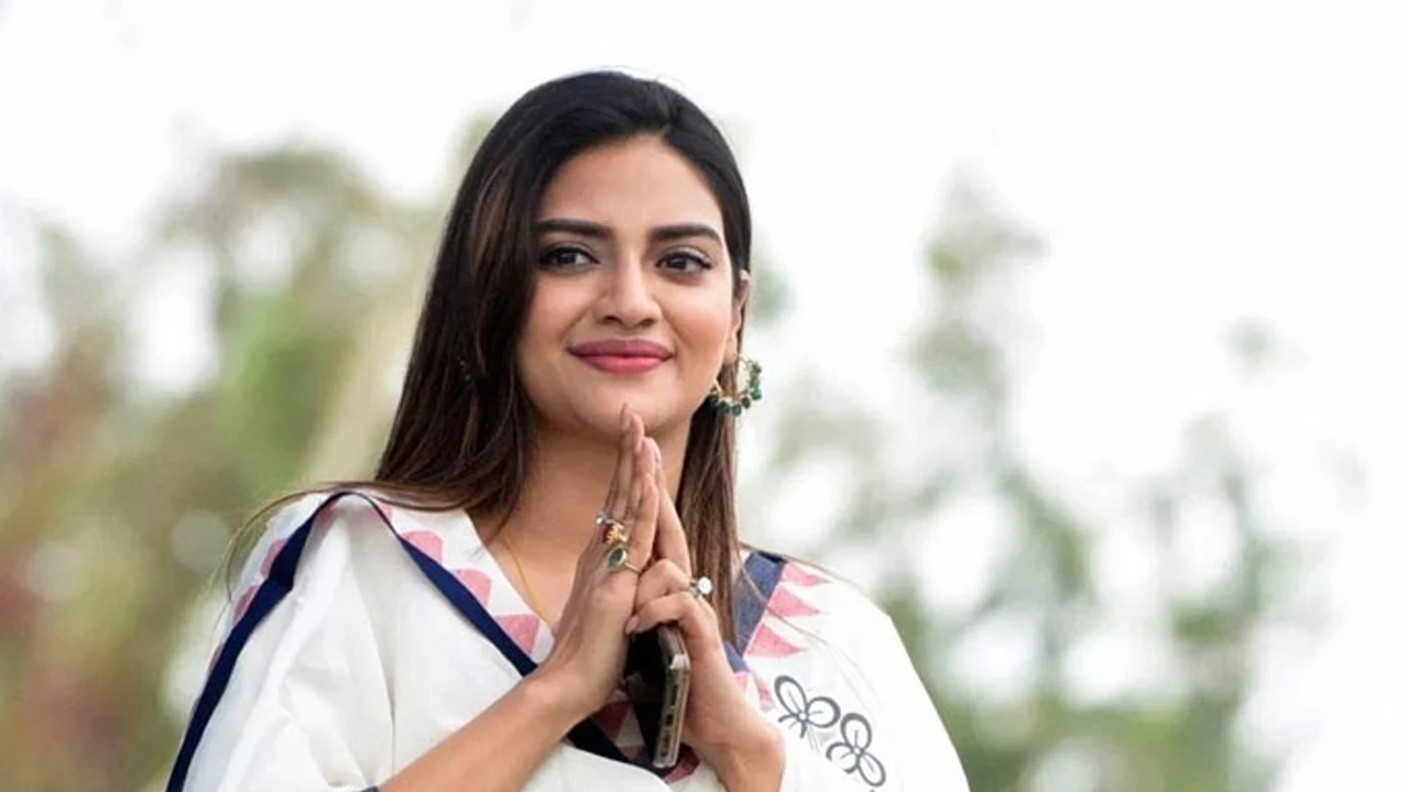 নুসরাতের বিরুদ্ধে রেশন দুর্নীতির অভিযোগ