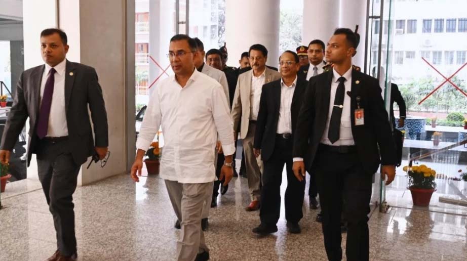 সচিবালয়ে ঢুকেই একাধিক দফতর পরিদর্শনে প্রধানমন্ত্রী