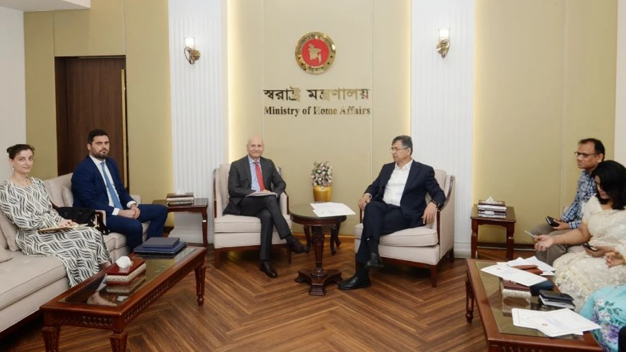 বাংলাদেশ ইতালির সঙ্গে সম্পর্ককে বিশেষ গুরুত্ব দেয়: স্বরাষ্ট্রমন্ত্রী