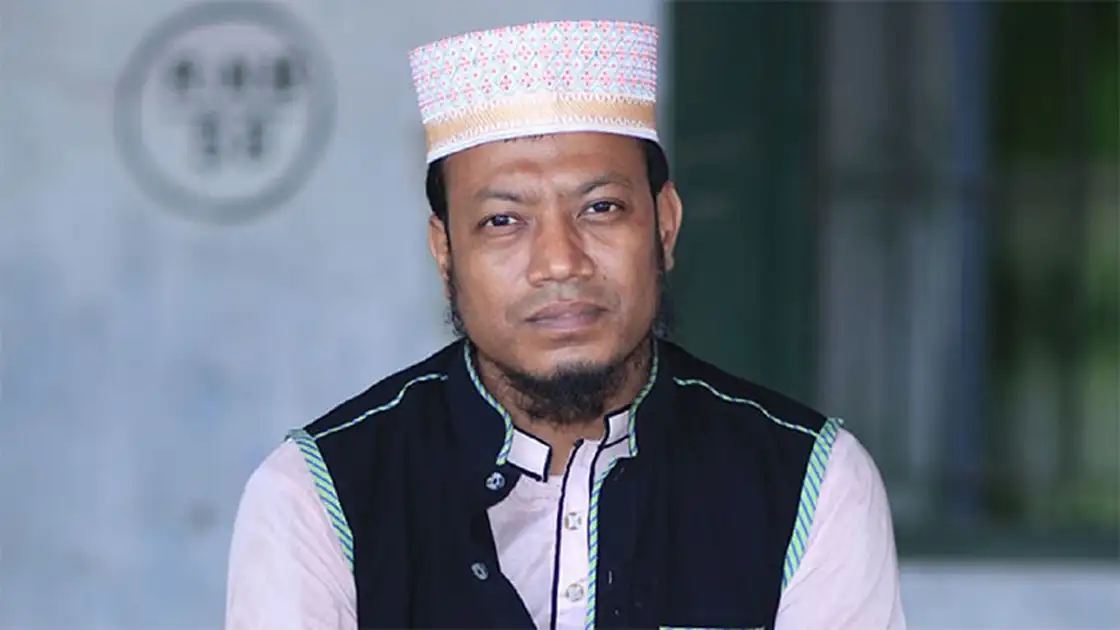 আমির হামজার বিরুদ্ধে গ্রেপ্তারি পরোয়ানা