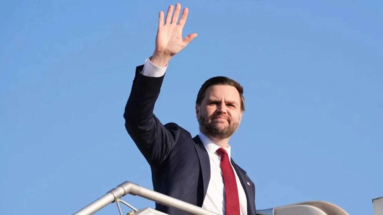 আলোচনার জন্য আবারও পাকিস্তান যাচ্ছেন জেডি ভ্যান্স