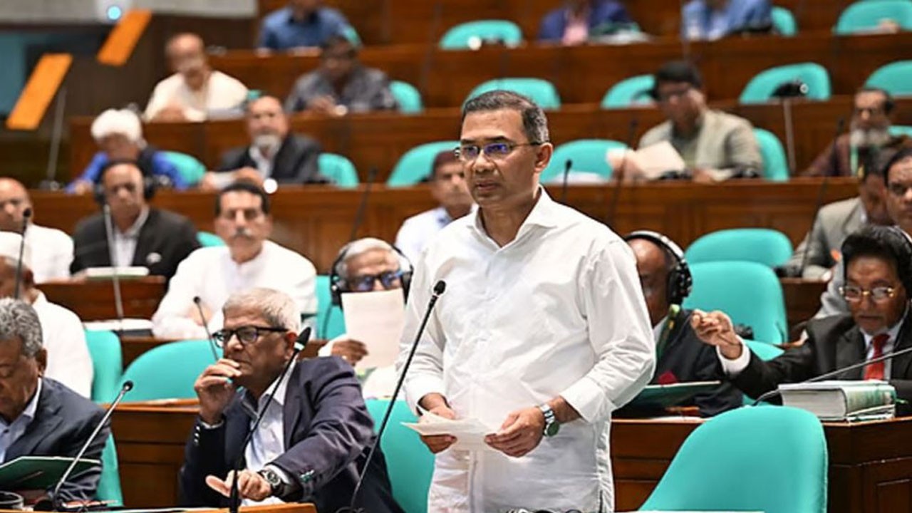 প্রাথমিকের ২ লাখ শিক্ষার্থী বিনামূল্যে স্কুল ড্রেস পাবে: সংসদে প্রধানমন্ত্রী