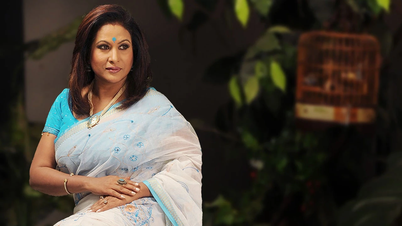 হজে যাচ্ছেন চিত্রনায়িকা চম্পা