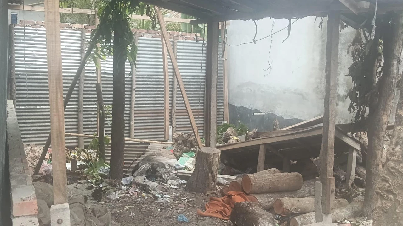 জমি দখলে নিতে শিক্ষিকাকে প্রাণনাশের হুমকি