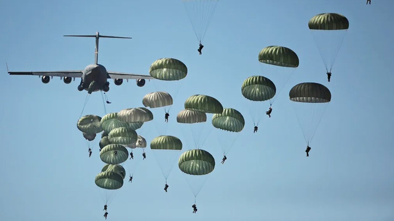 প্যারাস্যুটে ইরানে নামবে ২ হাজার মার্কিন সেনা