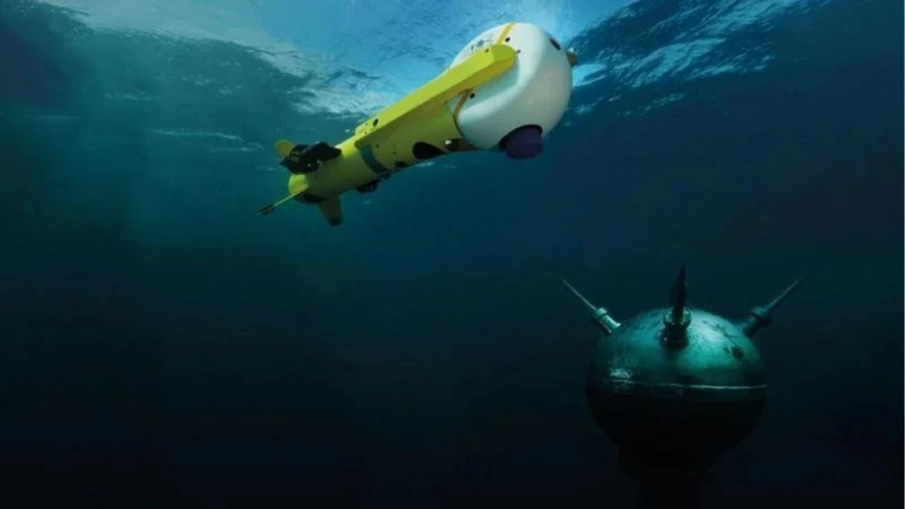 হরমুজ প্রণালিতে মাইন অপসারণে অত্যাধুনিক মার্কিন ‘সি-ড্রোন’