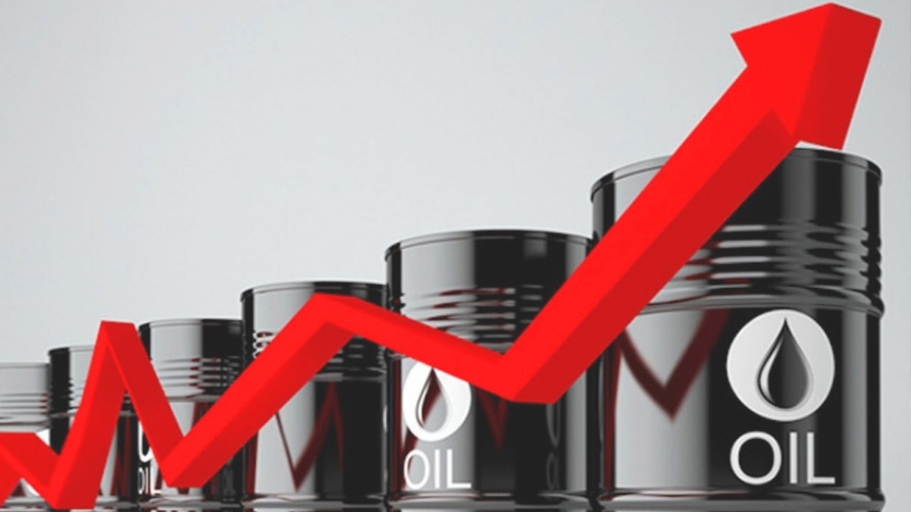 হরমুজ প্রণালি বন্ধ থাকায় বিশ্ব বাজারে তেলের দাম আরও বাড়লো