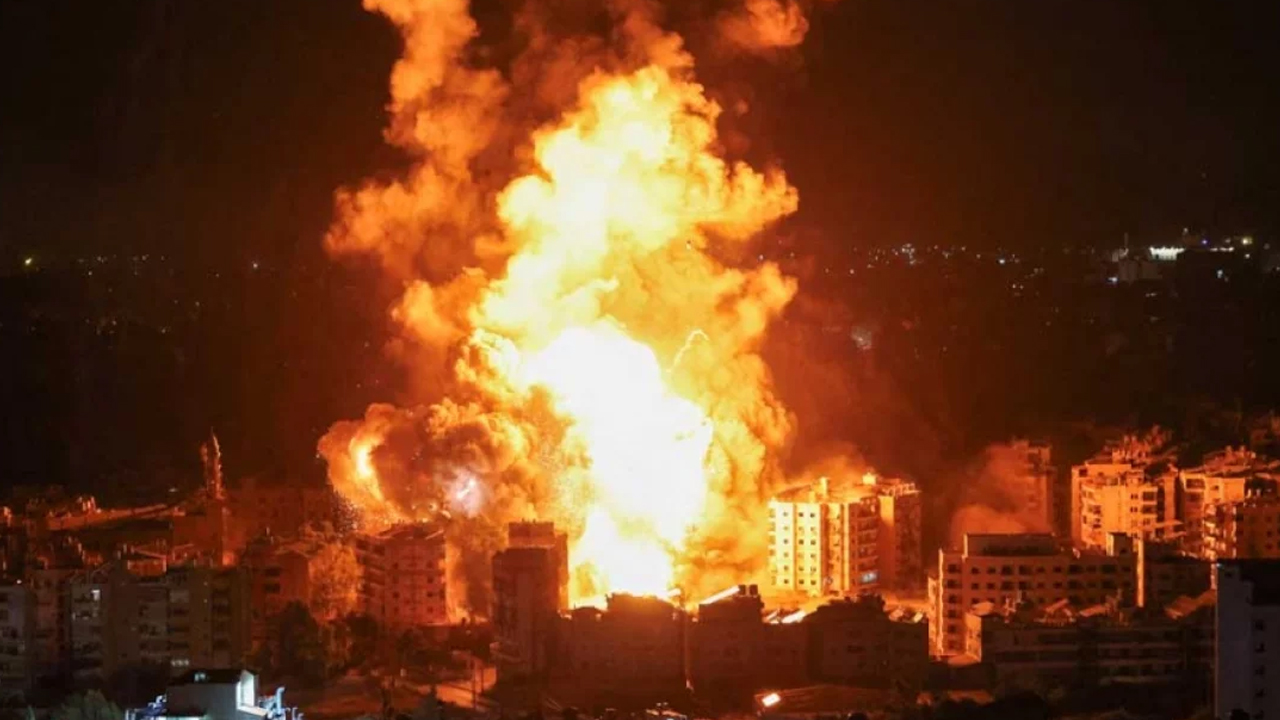 ইরানি হামলায় ভয়াবহ আগুনে পুড়ছে ইসরায়েলের শিল্পাঞ্চল