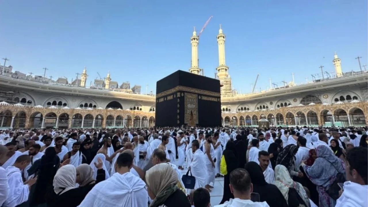 ভিজিট ভিসায় হজ বন্ধ করল সৌদি আরব