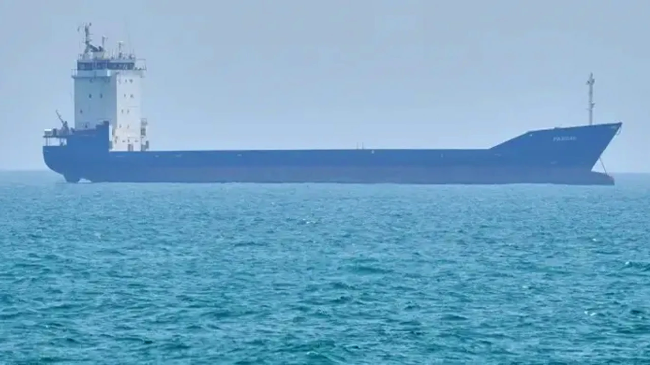 হরমুজে ইরানের পতাকাবাহী জাহাজ জব্দ, প্রতিশোধের ঘোষণা তেহরানের